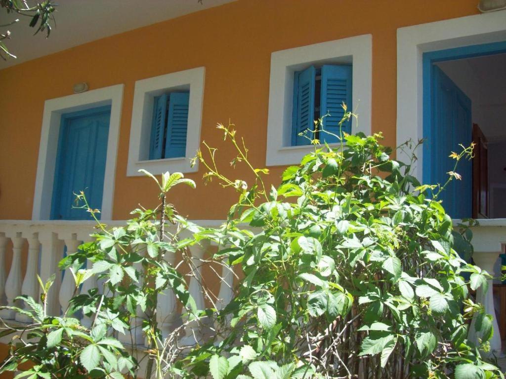 Villa Vania Gardenos Vitaládes Екстериор снимка